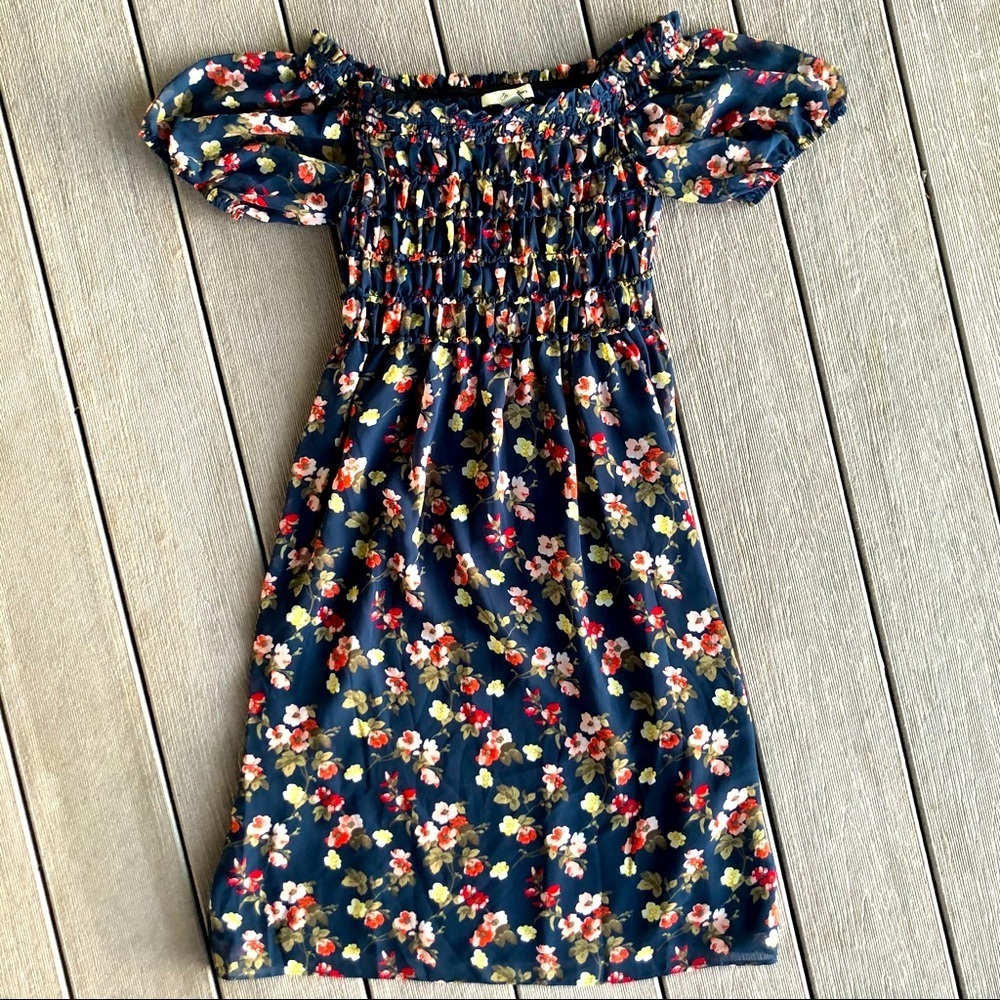 Ella Moon off the shoulder floral midi dre…